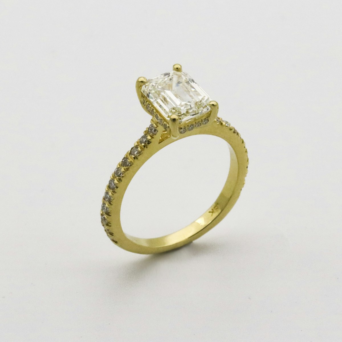 Emerald Cut Gold Ring with diamond