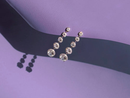 Diamond Stud Earrings in 18k gold